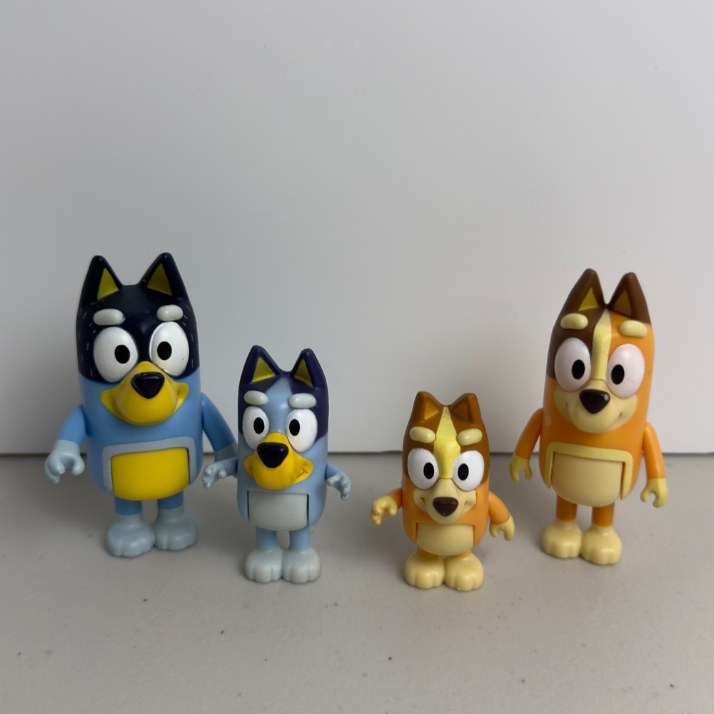 Bluey Family Figure 4-Pack Heeler Bandit Chilli Bingo Poseable Action Toy Set 3"